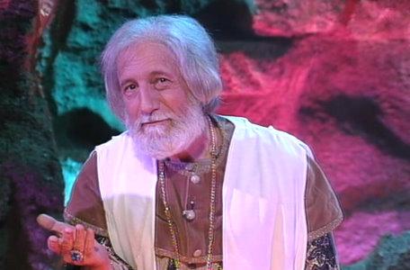 The magician (El Mago) played by Eduardo MacGregor in the first series of El Rescate del Talisman.