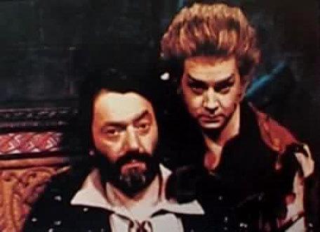 A 1990 character shot of Treguard (Hugo Myatt) and Pickle (David Learner).