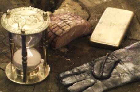 Knightmare Series 4 Quest 7. The Level 1 clues include an hourglass and gold.