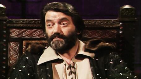 Treguard the Dungeon Master, played by Hugo Myatt. As seen in Series 4 of Knightmare (1990).