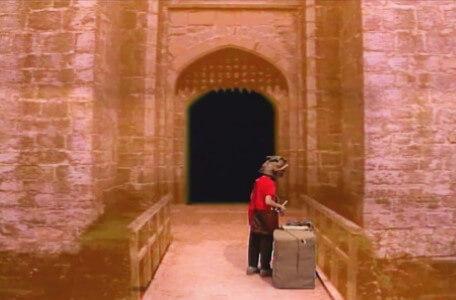 Knightmare Series 5 Team 4. Ben finds clues by the castle entrance in Level 1.