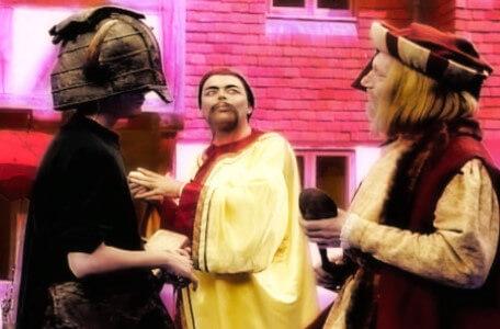 Knightmare Series 6 Team 1. Matt is caught between two traders in Wolfenden.