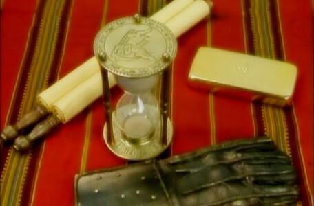 Knightmare Series 8 Team 4. The Level 1 clues include gold and an hourglass.