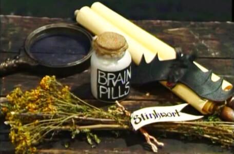 Knightmare Series 8 Team 4. The Level 2 clues include a bat and a jar of brain pills.